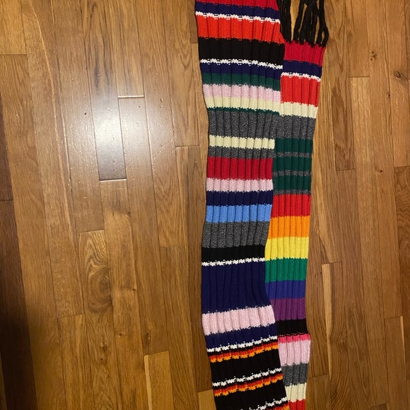 Burberry scarf - Picture 2 of 5